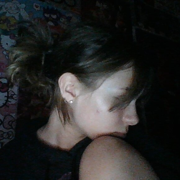 Meet your Posher, Lily - Picture 2 of 4